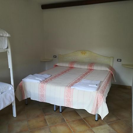 Agriturismo Donnolu Tertenìa Rum bild