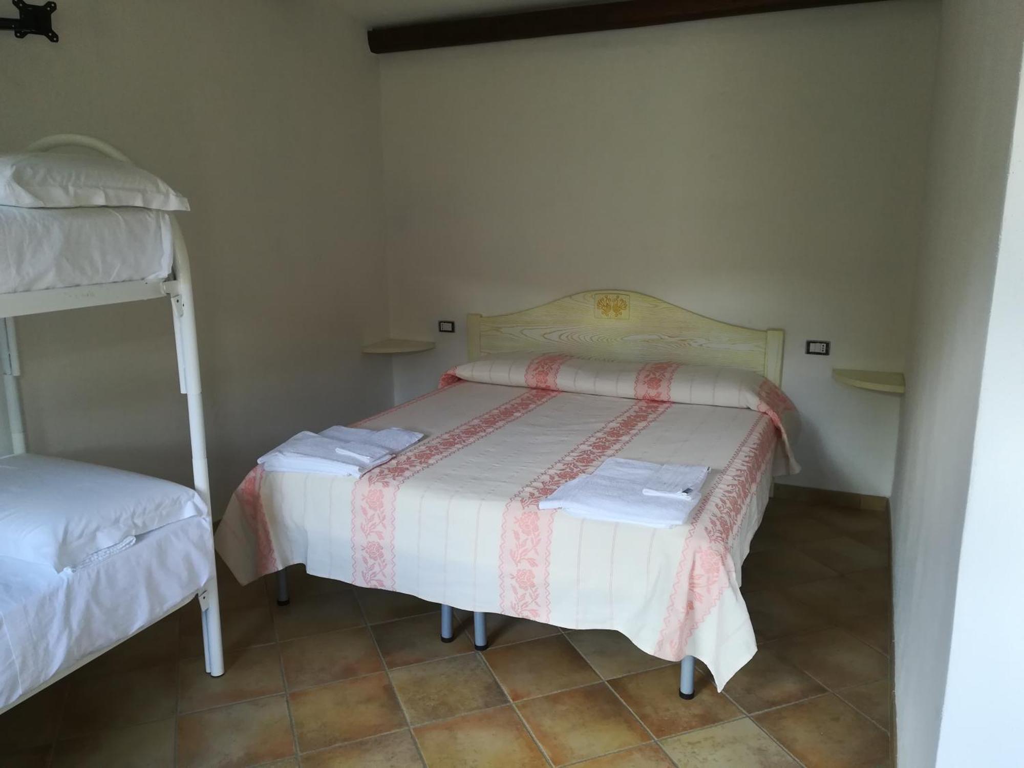 Agriturismo Donnolu Tertenìa Rum bild